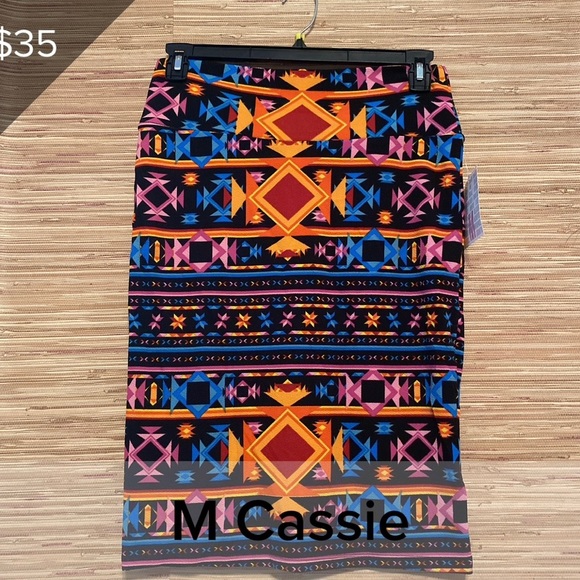 LuLaRoe Dresses & Skirts - LuLaRoe Cassie skirt NWT